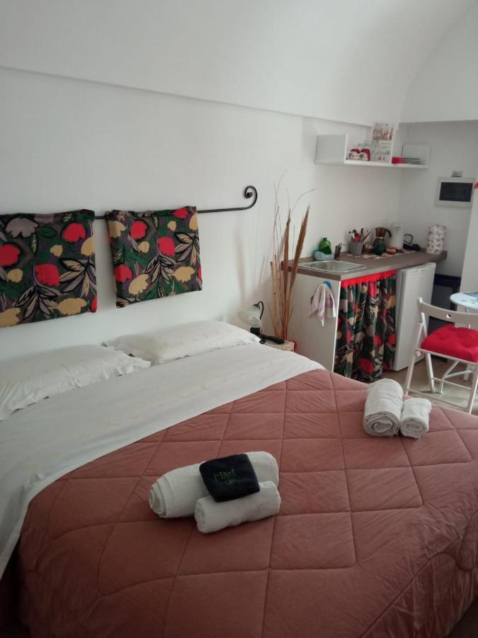 Monolocale Piano Terra Casa Viola- Loc Breve Apartment โปลีญาโนอามาเร ภายนอก รูปภาพ