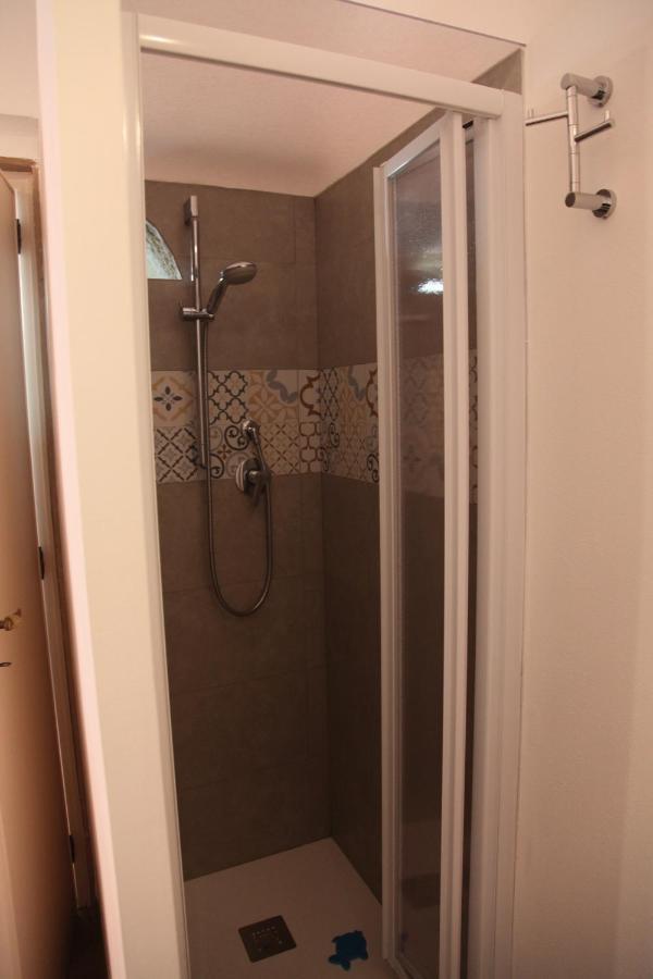 Monolocale Piano Terra Casa Viola- Loc Breve Apartment โปลีญาโนอามาเร ภายนอก รูปภาพ
