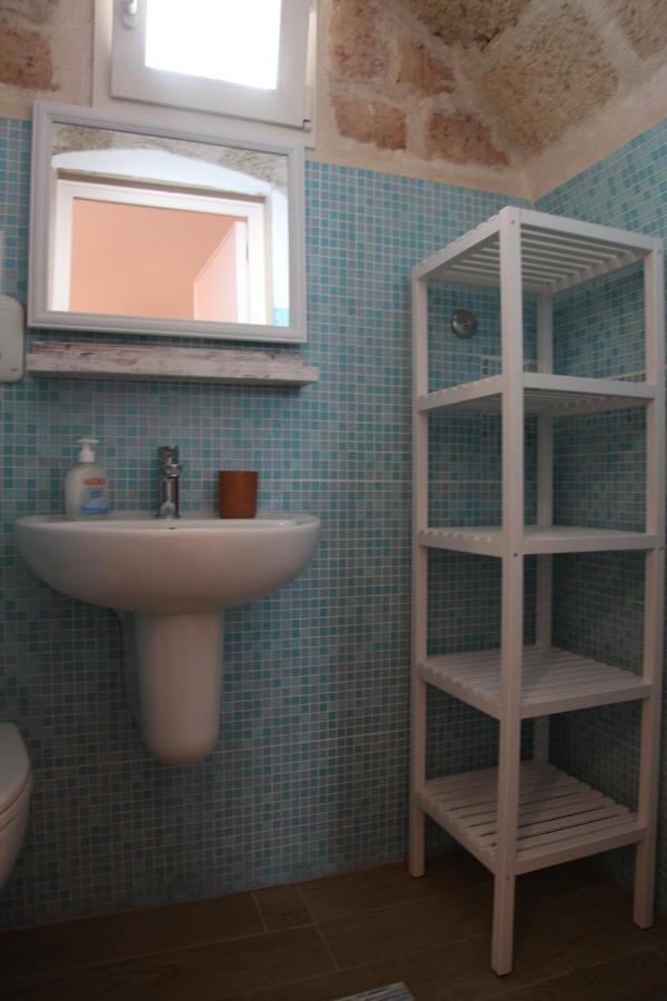 Monolocale Piano Terra Casa Viola- Loc Breve Apartment โปลีญาโนอามาเร ภายนอก รูปภาพ