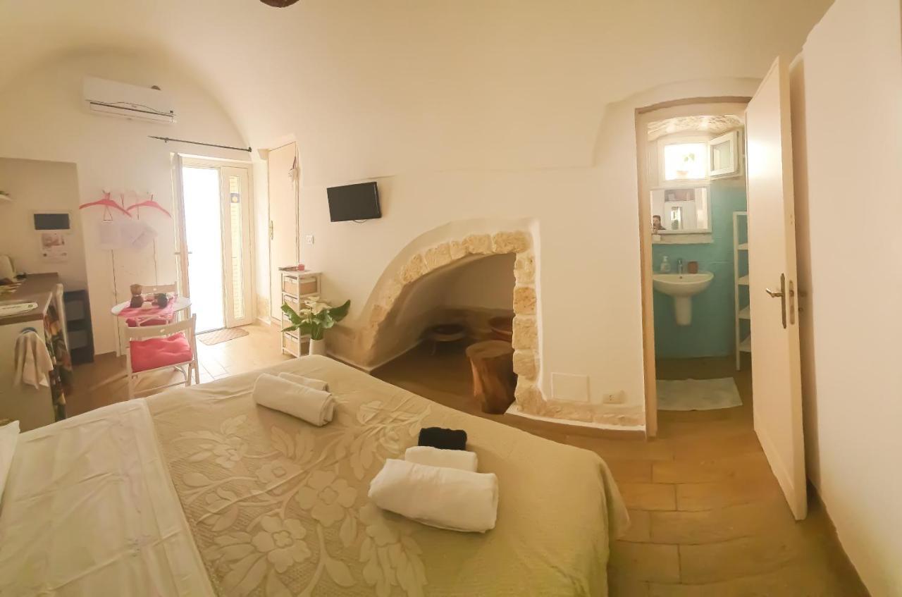 Monolocale Piano Terra Casa Viola- Loc Breve Apartment โปลีญาโนอามาเร ภายนอก รูปภาพ