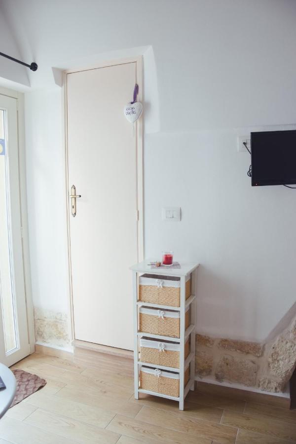 Monolocale Piano Terra Casa Viola- Loc Breve Apartment โปลีญาโนอามาเร ภายนอก รูปภาพ